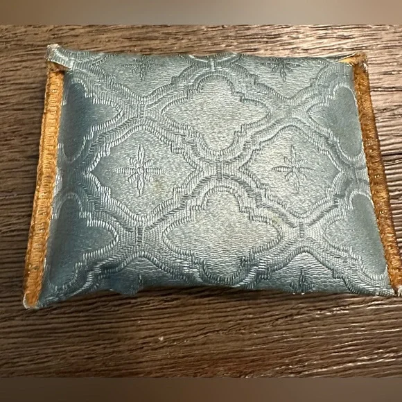 Vintage Rosary Beads & Vintage Rosary Case - Picture 13 of 14